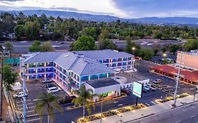 818 Hotel + Pool, Ascend Hotel Collection By Choice